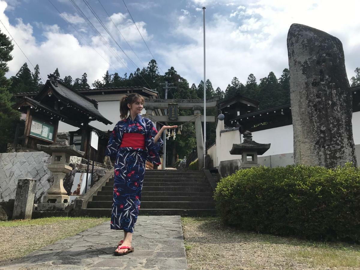 Takayama Ninja House Hotel Exterior photo